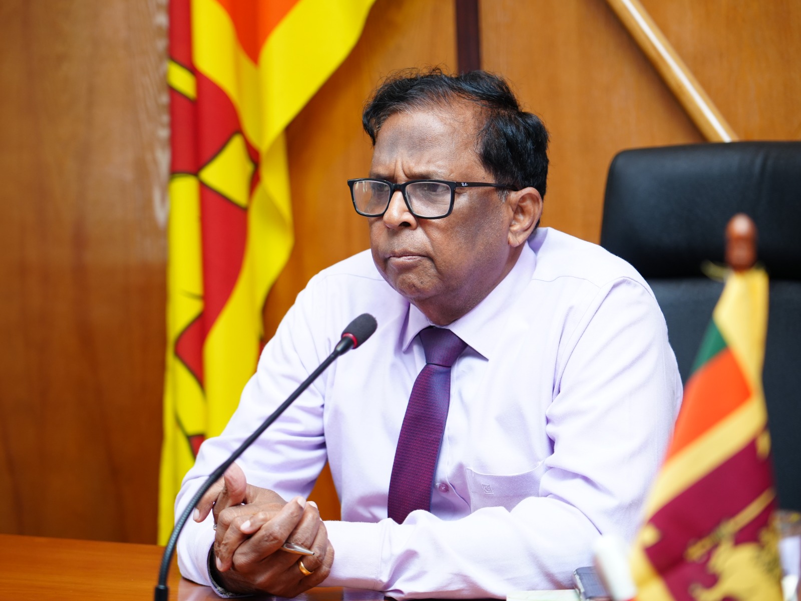 வடக்கு ஆளுநர் லண்டன் பயணம்  – பதில் ஆளுநராகக் கிழக்கு ஆளுநர்.