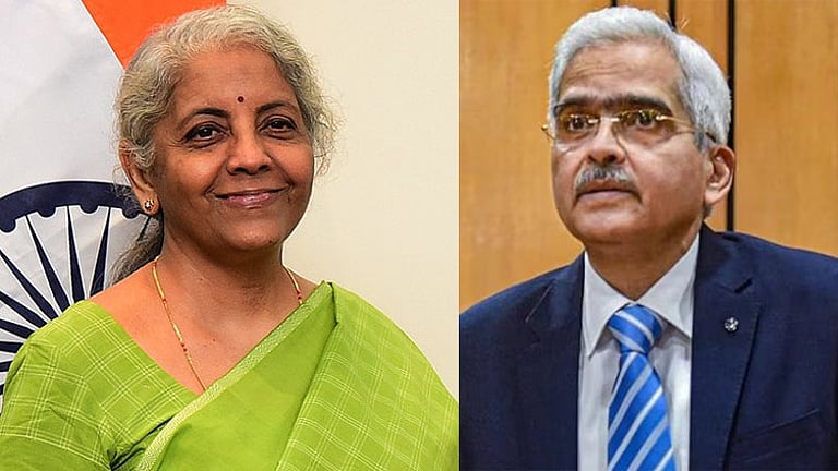 டெல்லியில் பரபரப்பு: புதிய நிதி அமைச்சராகிறார் சக்திகாந்த தாஸ்?