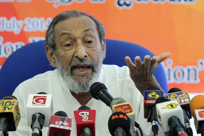 சுரேஷ் சலே விவகாரத்தை அரசியலாக்க வேண்டாம்; பின்னணியில் உள்ளோர் மீது சட்டம் பாய வேண்டும்!  – முன்னாள் அமைச்சர் வாசுதேவ வலியுறுத்து.