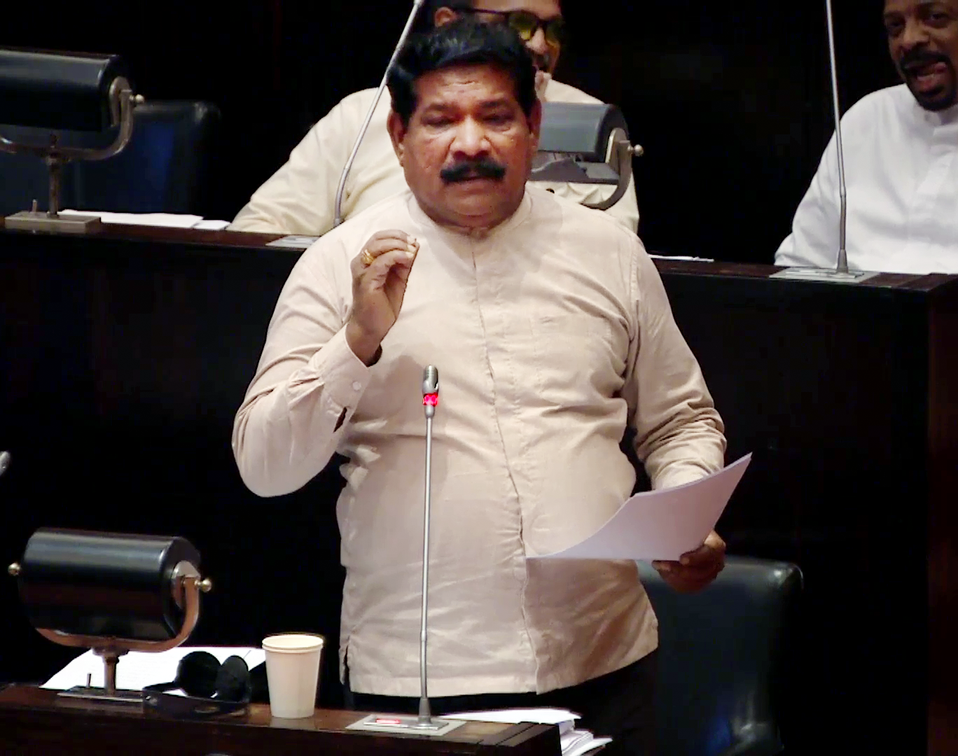 பாரம்பரிய கரைவலை மீன்பிடி முறைமைக்குத் தடையில்லை  கடற்றொழிலாளர்களை இந்த அரசு கைவிடாது!  – நாடாளுமன்றில் அமைச்சர் சந்திரசேகர் உறுதி.