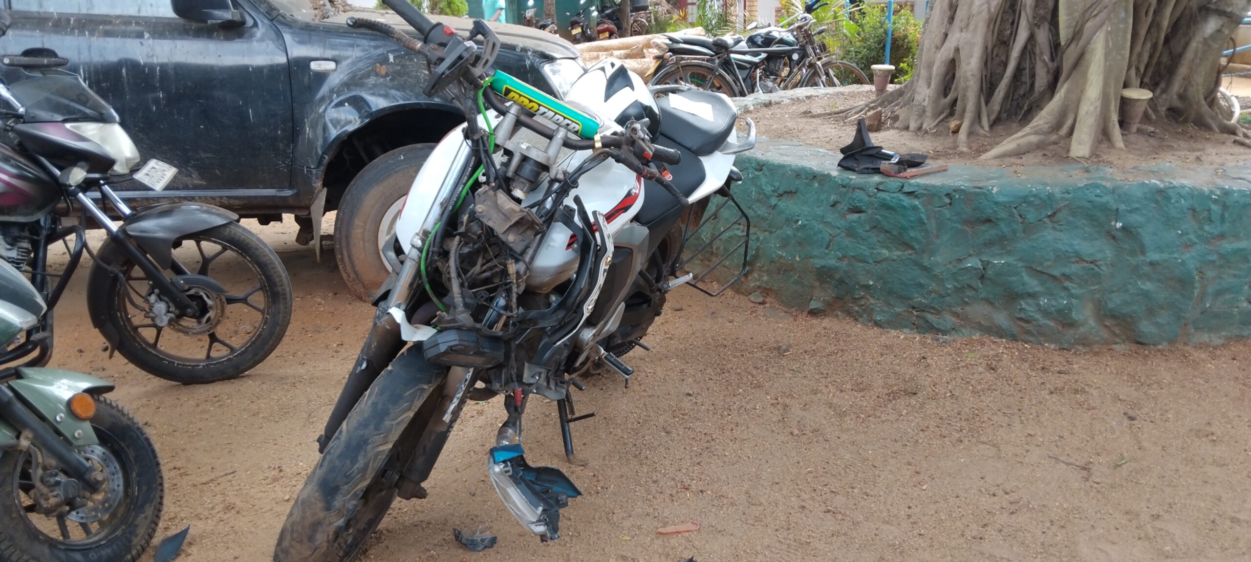 வவுனியா ஏ – 9 வீதியில் விபத்து!  பொலிஸ் சார்ஜன்ட் உயிரிழப்பு!!