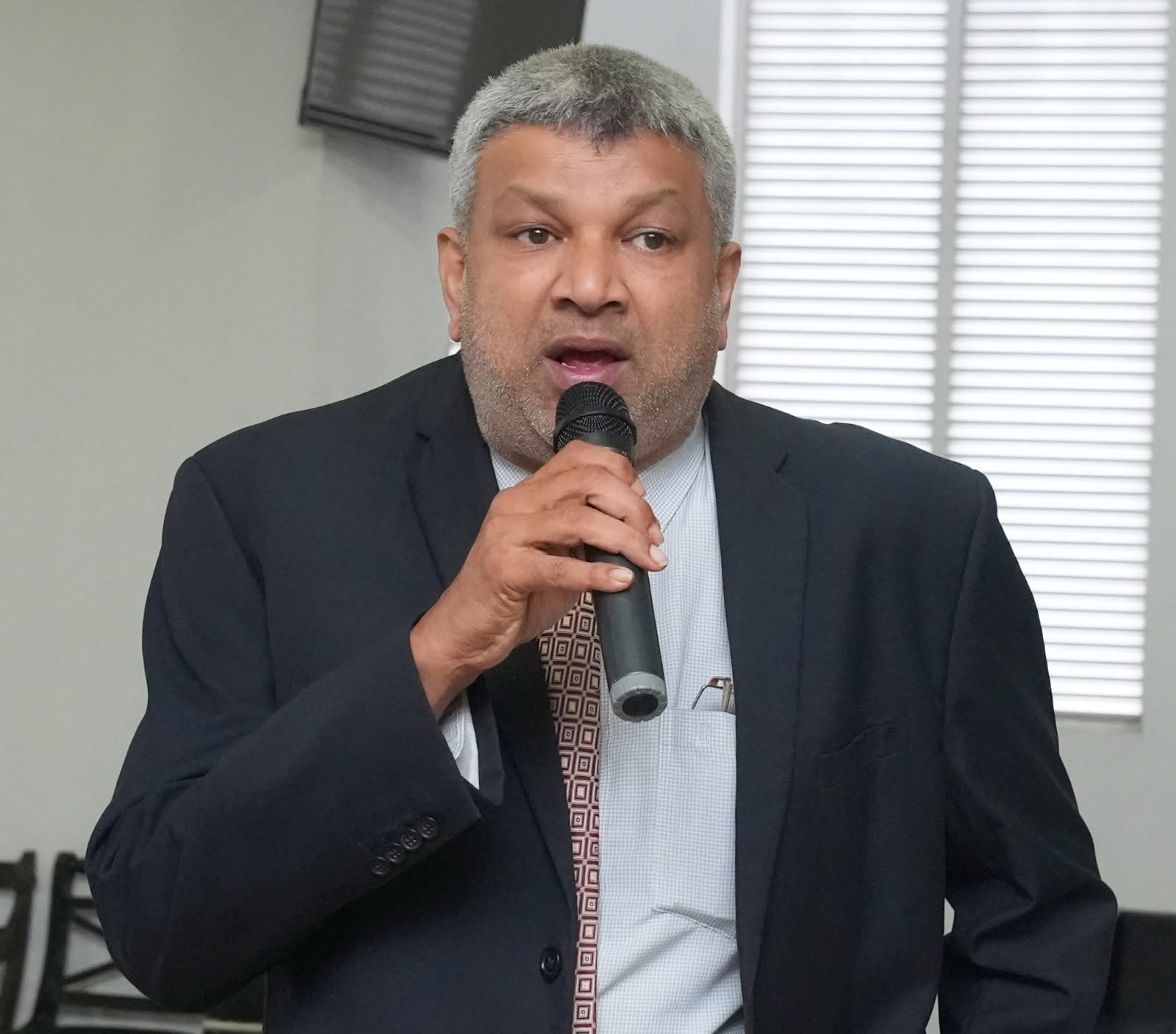 நீதிபதிகளின் ஓய்வு வயது நீடிப்புத் தீர்மானம்:  நீதி அமைச்சரிடம் கடும் எதிர்ப்பை நேரில் தெரிவித்த சட்டத்தரணிகள்  – ஜனாதிபதியைச் சந்திக்கவும் முடிவு.