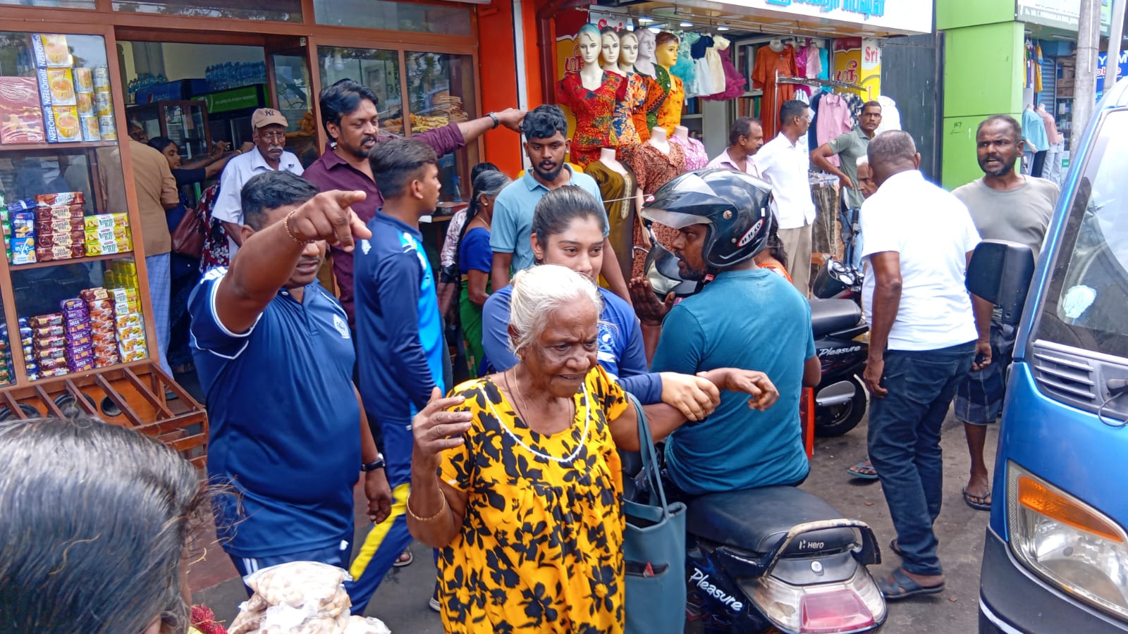 யாழ்ப்பாணம் நகரில்  சுற்றுலாப் பயணிகளுக்கு இடையூறு விளைவித்த 30 இற்கும் மேற்பட்ட யாசகர்கள் வெளியேற்றம்!