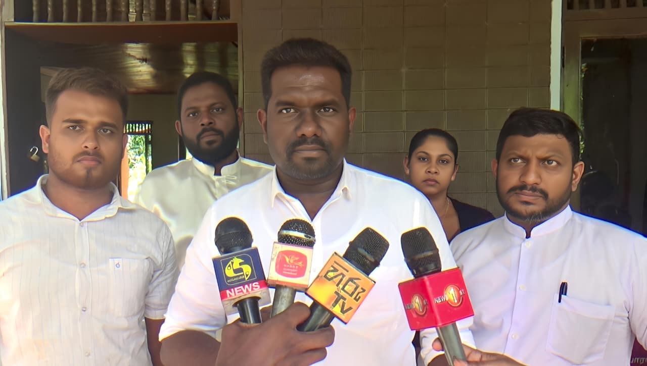 மக்களின் பணத்தைக் கொள்ளையடித்தோரின் அச்சுறுத்தல்களுக்கு அரசு ஒருபோதும் அஞ்சாது!  – பிரதி அமைச்சர் சுந்தரலிங்கம் பிரதீப் சூளுரை.