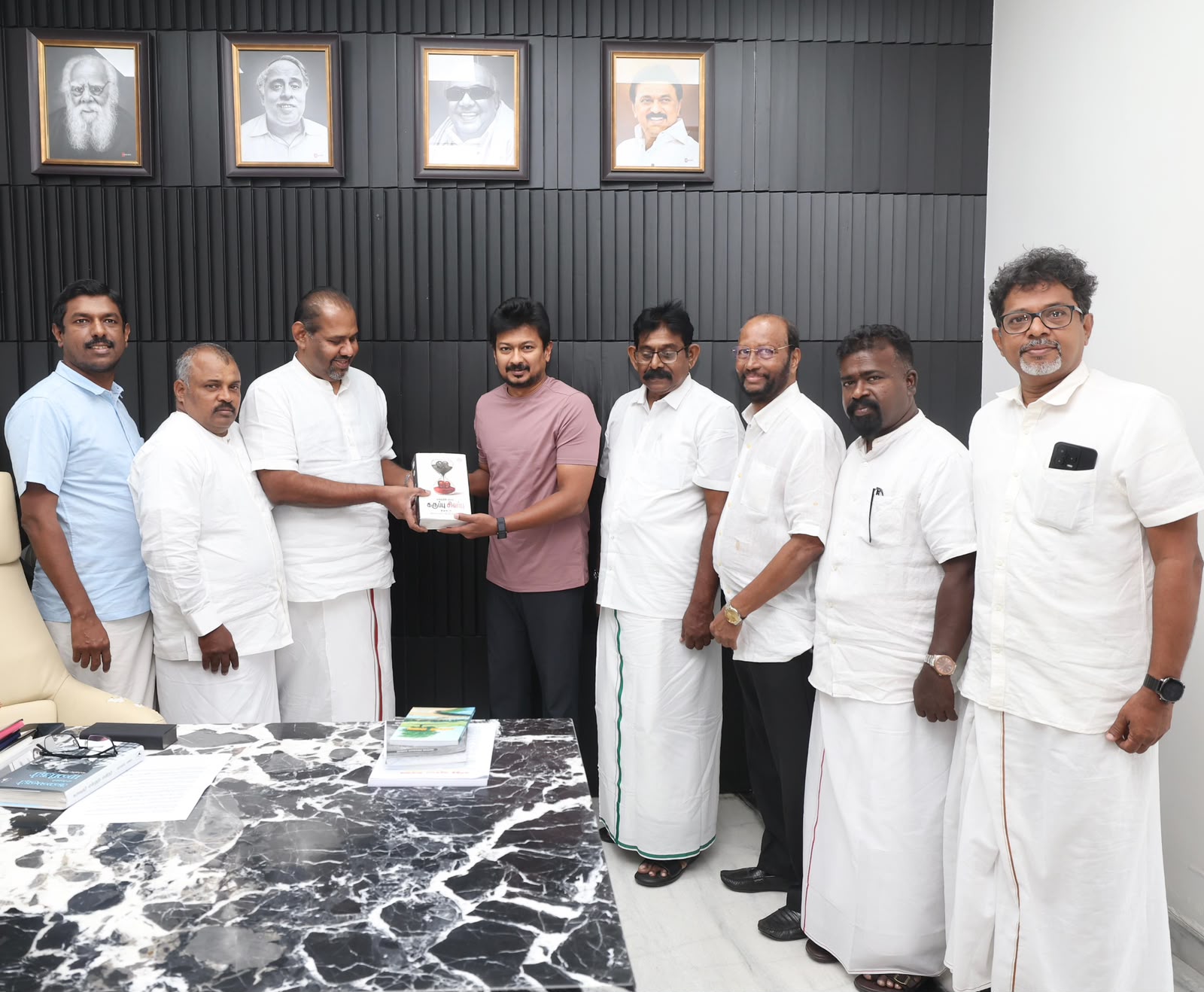 உதயநிதியையும் சந்தித்த பேரவை!
