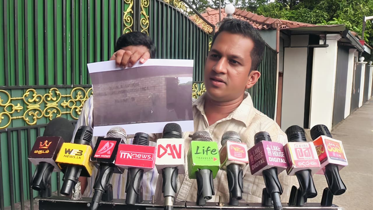 அனுராதபுரம் வைத்தியசாலை கழிவு அகற்றலில் பாரிய மோசடி.