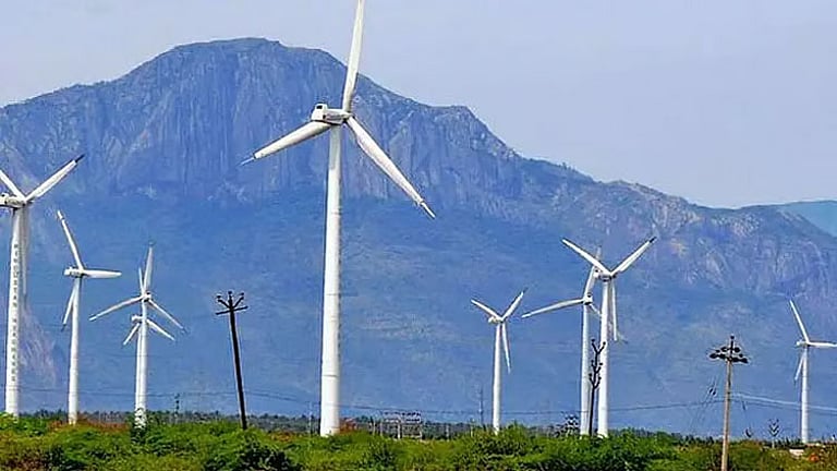 காற்றாலை மின் உற்பத்தியில் தமிழகம் புதிய சாதனை: 5,834 மெகாவாட்டைத் தாண்டி அசத்தல்!