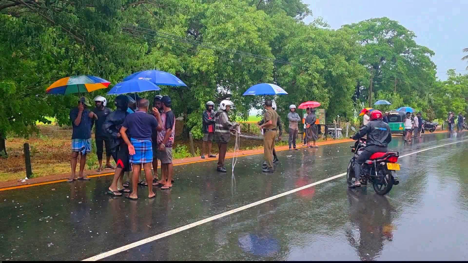 திருகோணமலையில் கோர விபத்து! இரண்டு இளைஞர்கள் பரிதாபப் பலி!!