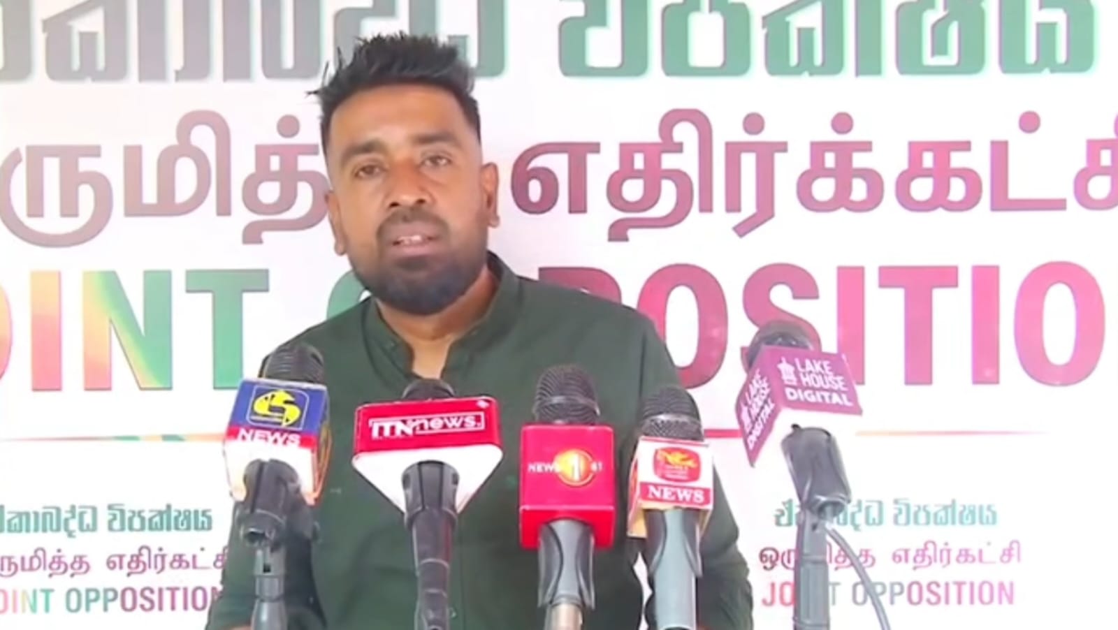 ராஜபக்ஷக்கள் மீதான சட்ட நடவடிக்கைகளை  ஐ.தே.க. விமர்சிப்பது இரட்டை வேட அரசியல்!   – நிருக்ஷ குமார சாடல்